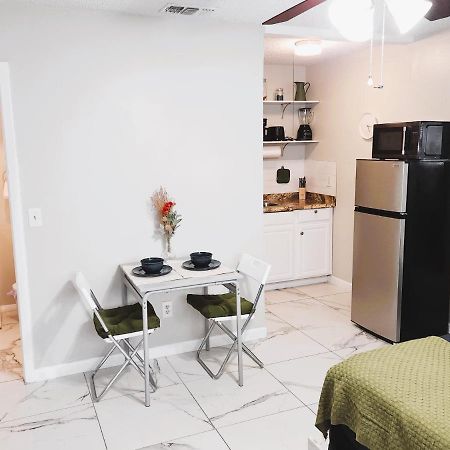 Adorable Mini Suite In Tampa Eksteriør bilde