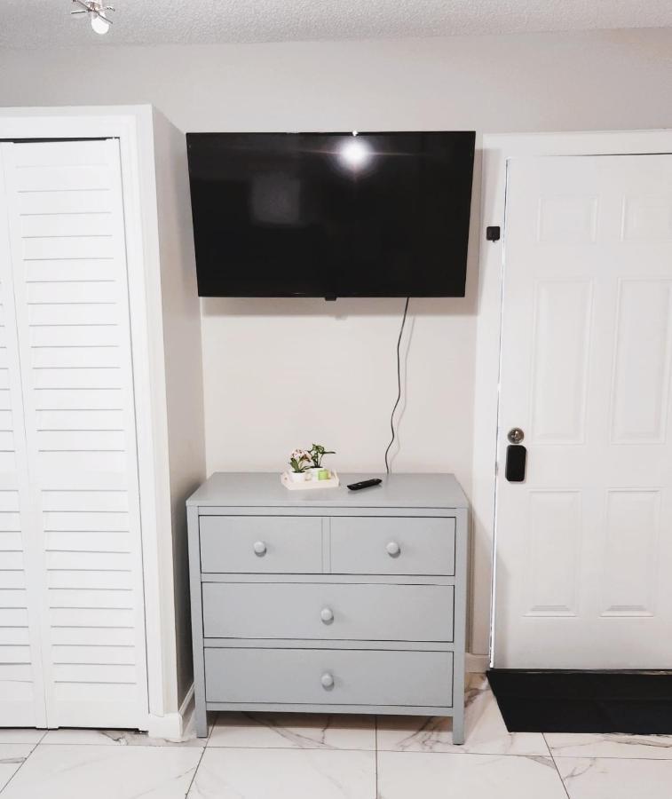 Adorable Mini Suite In Tampa Eksteriør bilde